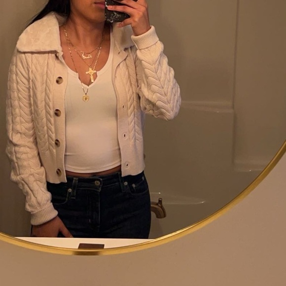 Pink Rose Cream Cable Knit Cardigan Cropped with Faux Fur Collar Size Small - Picture 2 of 5